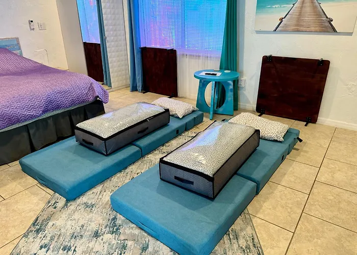 Close To Beaches With Hot Tub And Large Garden