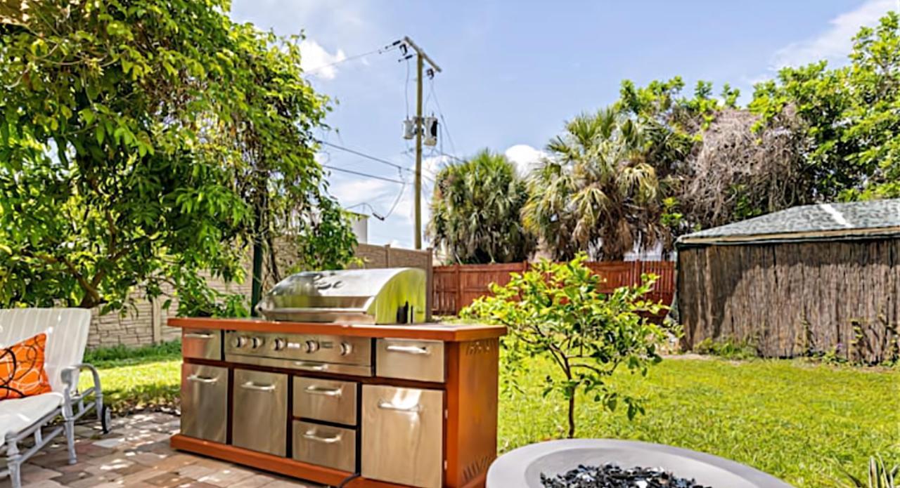 Close To Beaches With Hot Tub And Large Garden Apartment